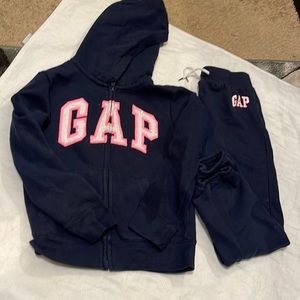 Super cute and comfy jogger set by GAP